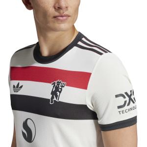 product/i/y/iy7814_8_apparel_on_model_detail_view_1_white.jpg