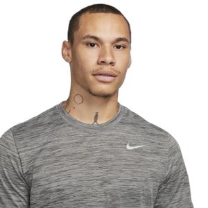 product/n/i/nike_fq3808-068_iron-grey-pure-black_2.jpg