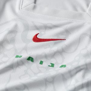 product/n/i/nike_hm5869-100_blanc-lucky-green-challenge-red_4.jpg
